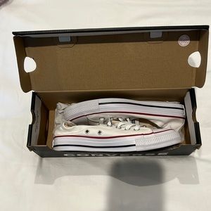 Size 6 Women’s White Converse Sneaker